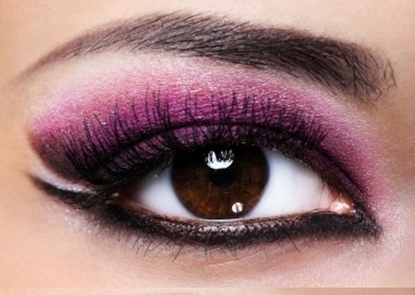 Smokey-Eye-Makeup-Look-with-Purple-and-Black-Color.jpg